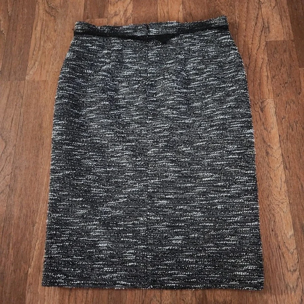 Ann Taylor Womens XS Black White Tweed Pencil Skirt Lace Trim Lined Stretch 681